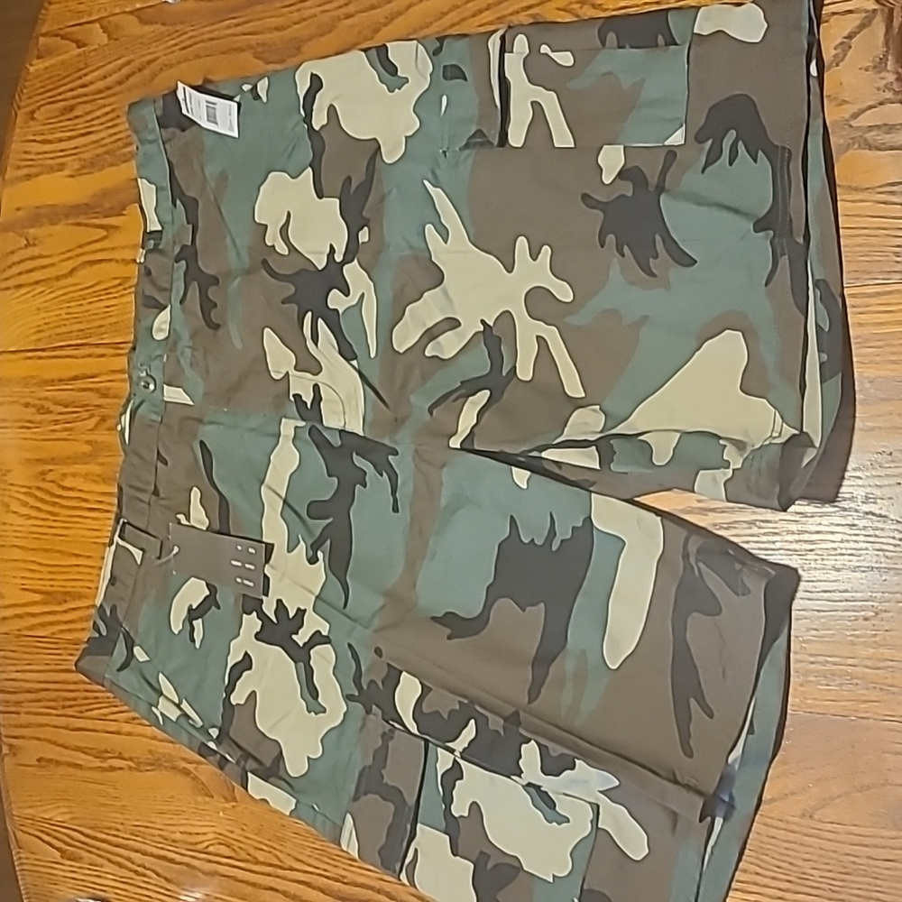 Eddie Domani NWT Cargo Camo Shorts - Men's 46